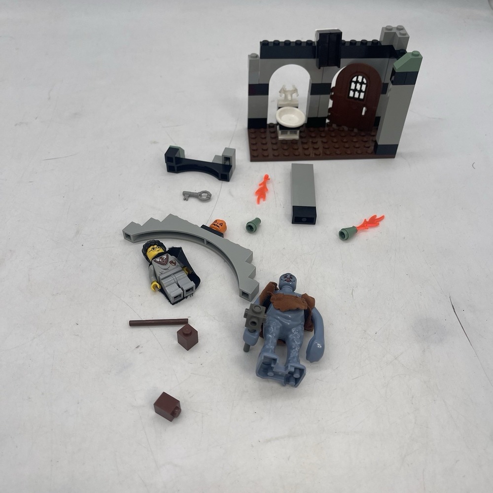 LEGO Harry Potter: Troll On the Loose (4712) Nearly Complete No Manual